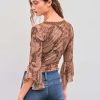 Knit V-Neck Graphic Middle Sleeve Crop Top