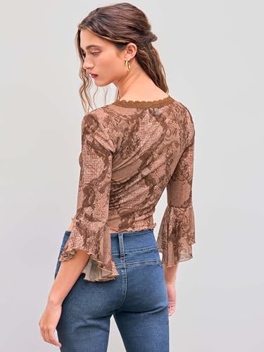 Knit V-Neck Graphic Middle Sleeve Crop Top