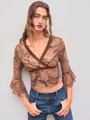 Knit V-Neck Graphic Middle Sleeve Crop Top