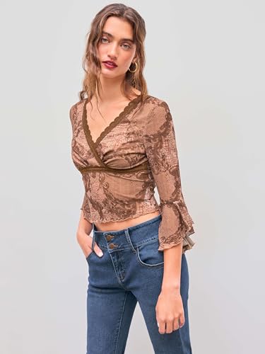 Knit V-Neck Graphic Middle Sleeve Crop Top
